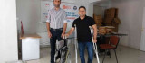 Banka çalışanları kendi aralarında para toplayıp tekerlekli sandalye bağışladı