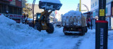 1 metreyi bulan kar kamyonlarla şehir dışına taşınıyor