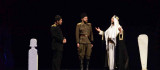 Diyarbakır'da 'Kumandan' oyunu tiyatro severlerle buluştu