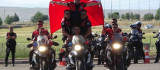 Diyarbakır'da eğitimini tamamlayan Motosikletli Yunus Timi gösteri yaptı