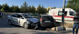 Diyarbakır'da iki otomobil çarpıştı: 2'si çocuk 7 yaralı