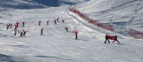 Doğu Anadolu'nun gözdesi Hesarek'te kayak sezonu açıldı