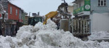 Karlıova'da 150 kamyon kar birikintisi ilçe dışına taşındı
