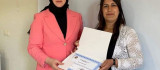 Tunceli'de kitap okuma yarışmasında derece giren veliler ödüllendirildi